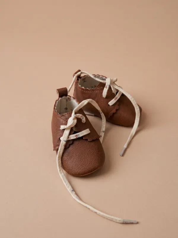 Chaussure bébé — 0-3 mois · Bébé et enfant, dressing du studio de Julie Dugardin Photographe