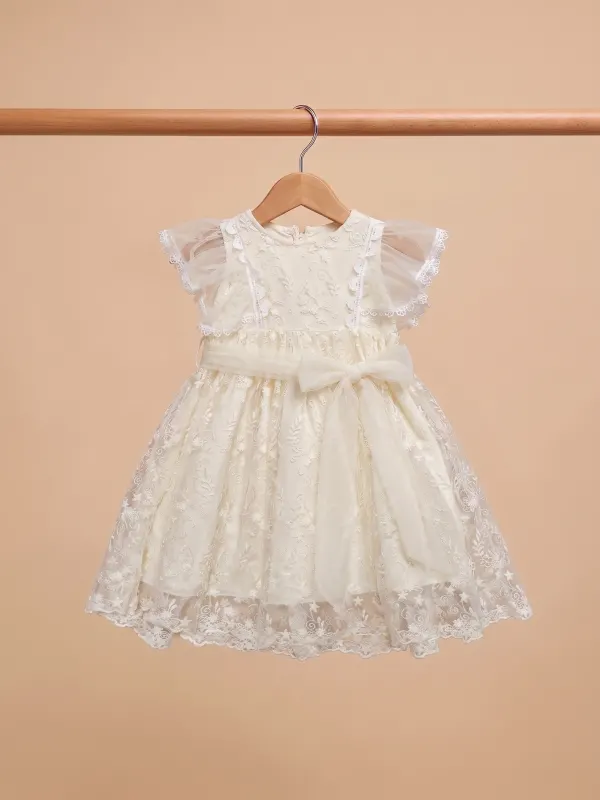 Robe blanche 3 — 4 ans · Bébé et enfant, dressing du studio de Julie Dugardin Photographe