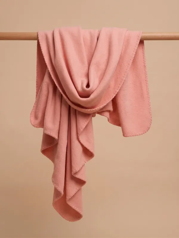 Couverture saumon · Décors et accessoires, dressing du studio de Julie Dugardin Photographe