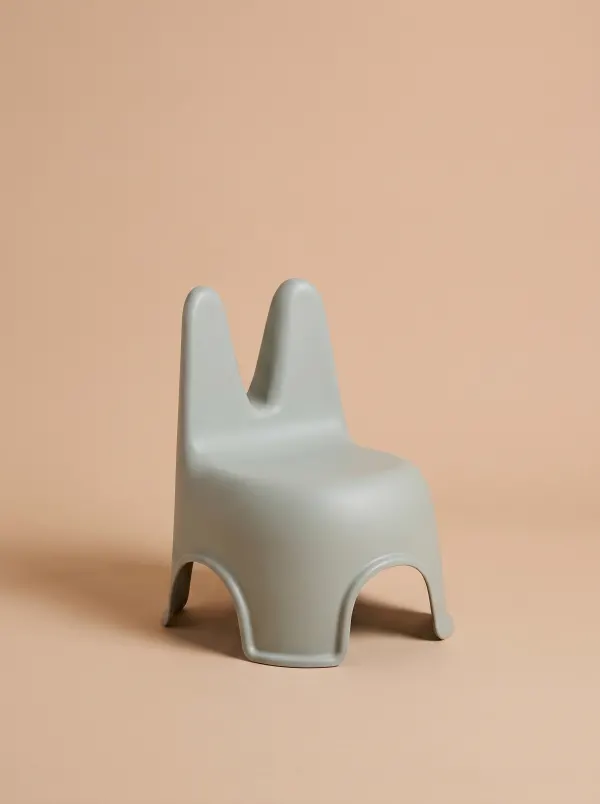 Chaise enfant · Mobilier, dressing du studio de Julie Dugardin Photographe
